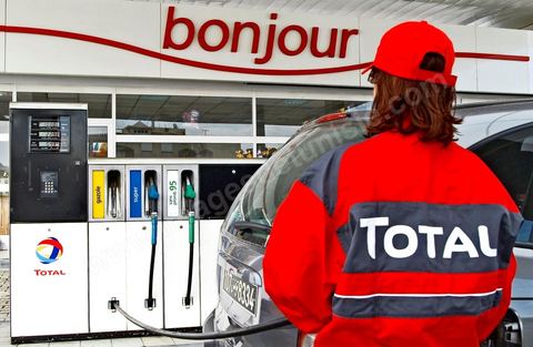 Stations service de Total en Tunisie, atelier de réparation et pompes à essence