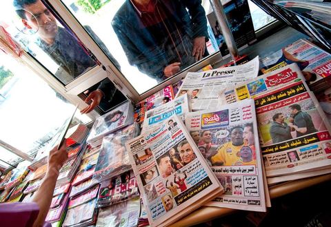 Kisoque à journaux, venderu de journaux, presse tunisienne, journaux de Tunisie