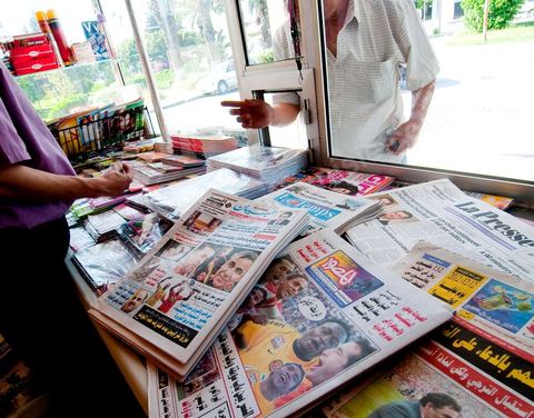 Kisoque à journaux, venderu de journaux, presse tunisienne, journaux de Tunisie