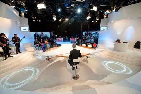 Plateau de l'émission Ness Nesma de Nesma TV la télé du Grand Maghreb