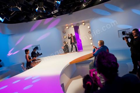 Plateau de l'émission Ness Nesma de Nesma TV la télé du Grand Maghreb