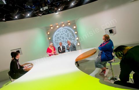 Plateau et coulisses de l'émission Ness Nesma de Nesma TV la télé du Grand Maghreb