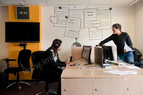 Salle de rédaction de la radio privée Shem's