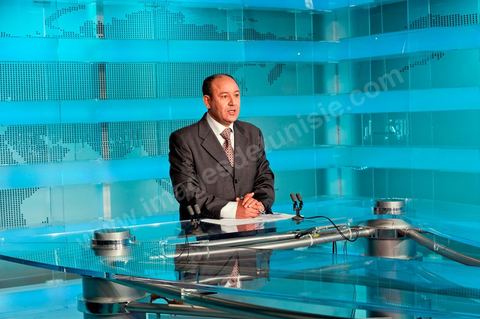 Plateau du JT télé de la wataniya 1 lors du JT de 12h avec Abdeljelil Abbassi, présentateur du JT, dans la rédaction et les studios de la chaine de Télévision nationale Tunisienne El Wataniya 1 et 2.
