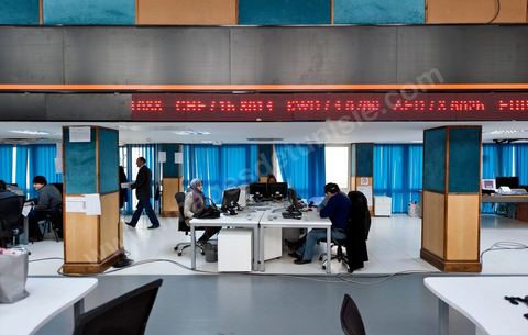 Les journalistes de l'information dans la presse room de la Wataniya 1 dans la rédaction et les studios de la chaine de Télévision nationale Tunisienne El Wataniya 1 et 2.