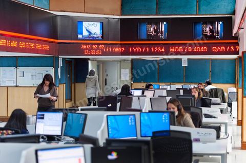 Les journalistes de l'information dans la presse room de la Wataniya 1 dans la rédaction et les studios de la chaine de Télévision nationale Tunisienne El Wataniya 1 et 2.