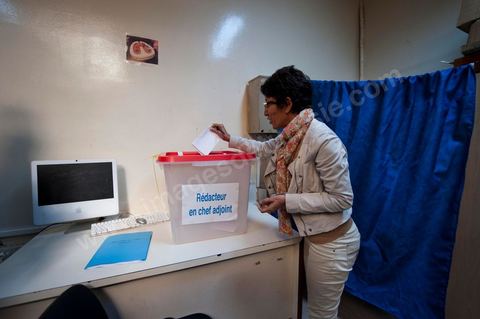 13 janvier au journal quotidien La Presse, les journalistes décident d'organiser un vote interne pour élire leur rédacteur en chef, leur rédacteur en chef adjoint et les 5 membres du comité de rédaction, cela ne réponse aux nominations imposés par le Premier Ministre le week end dernier.
