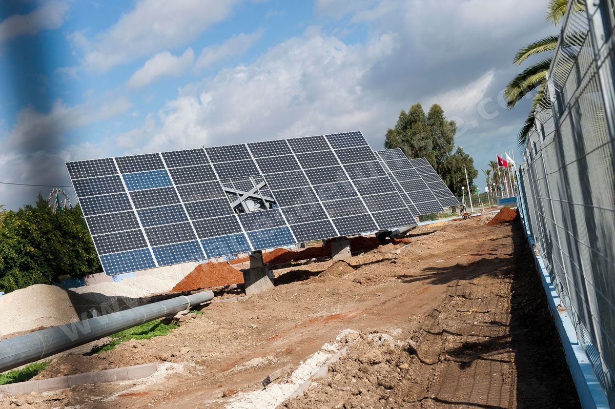 Installation de panneaux solaires à la CITET Centre International des technologies de l'environnement de Tunis à Tunis