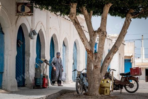 Epicerie / Hanout de Mohamed Ben Moussa sur la grande place du marché de Erriadh