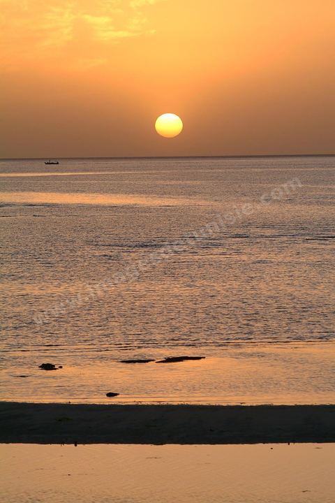 Coucher de soleil sur la mer à Guellala - ile de djerba