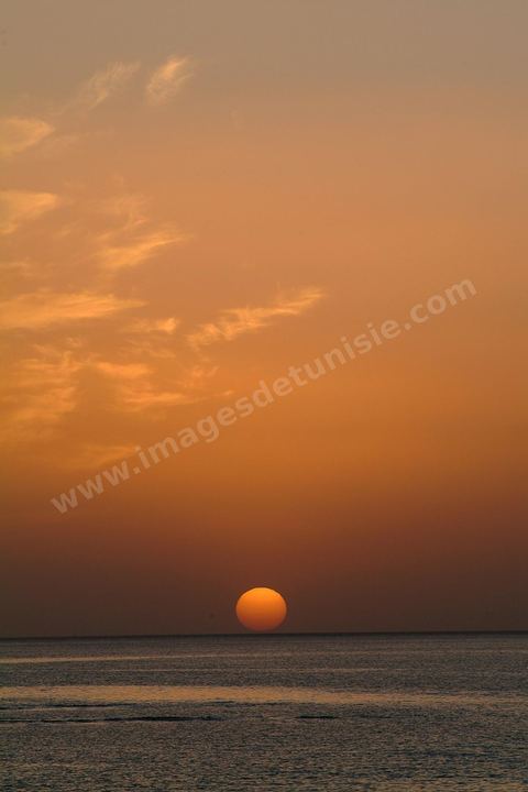 Coucher de soleil sur la mer à Guellala - ile de djerba
