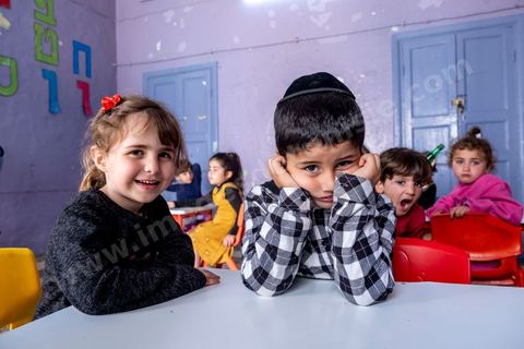 À Hara Kbira, quartier juif à Houmt Souk, jardin d'enfants pour les juifs de la Fondation Toura ve Hanoukh ( torah et éducation). 
