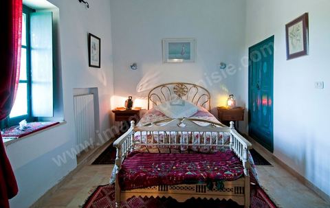 Chambre de la maison d'hôte Dar Chennoufi dans la campagne face à la ville du Kef.