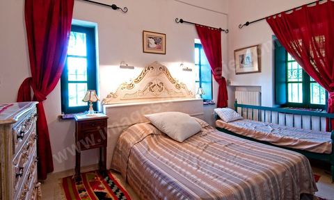 Chambre de la maison d'hôte Dar Chennoufi dans la campagne face à la ville du Kef.