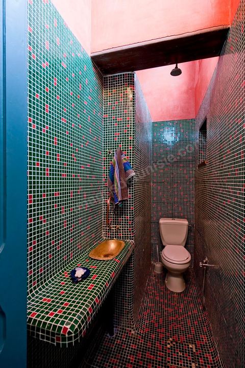 Salle d'eau dans la Maison de Marouane et Sondos Ben Milled dans la medina de Tunis