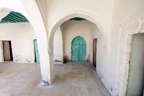 E05-106