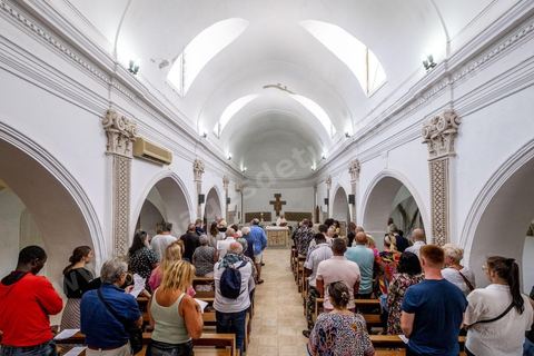 L'église Saint-Joseph de Djerba, située dans la ville de Houmt Souk sur l'île de Djerba, est une église catholique construite en 1848 et agrandie en 1855. Cédée au gouvernement tunisien en 1964, elle devient un bâtiment municipal avant de retrouver sa fonction sacerdotale en 2005.