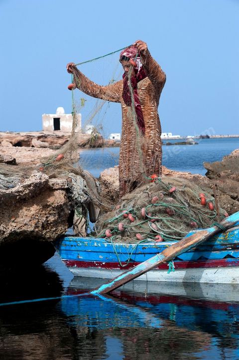 Fatma, femme pêcheuse sur l'île de chergui à Kerkennah
