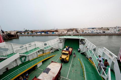 Traversée pour rejoindre à bord du bateau les îles de Kerkennah