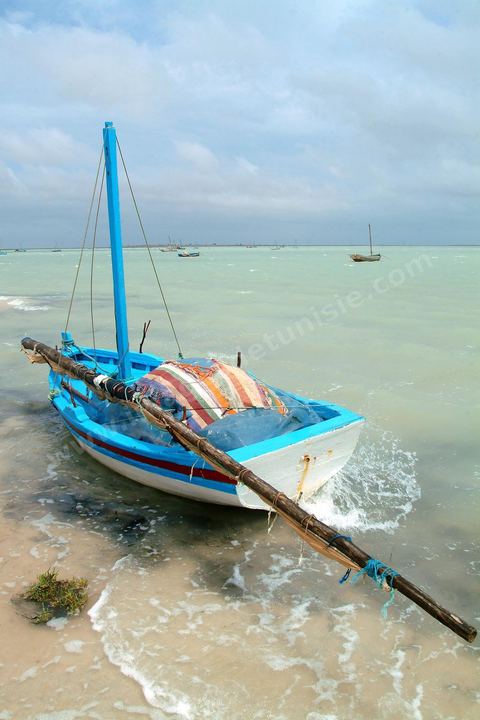 Plages et barques sur l'ile de Kerkennah