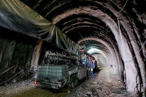 25 avril 2014 : Visite du chantier du Réseau Ferroviaire Rapide de Tunis (RFR) à Tunis. Projet financé par l'état tunisien, l'AFD, la BEI, la KfW et l'UE. Visite conjointe de Laurent Fabius, Ministre des Affaires Etrangères français et de son homologue allemand Frank-Walter Steinmeier à Tunis.