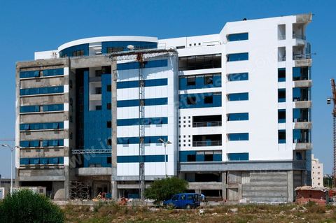 Immeuble de Bureaux en chantier au quartier urbain nord de Tunis