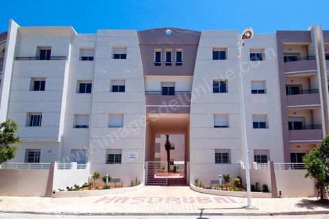 Résidence immobilière près du centre commercial Carrefour dans la banlieue nord de Tunis