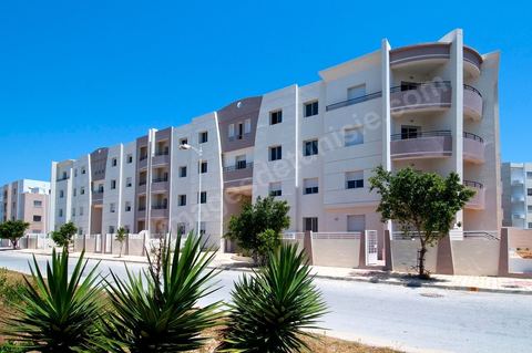 Résidence immobilière près du centre commercial Carrefour dans la banlieue nord de Tunis