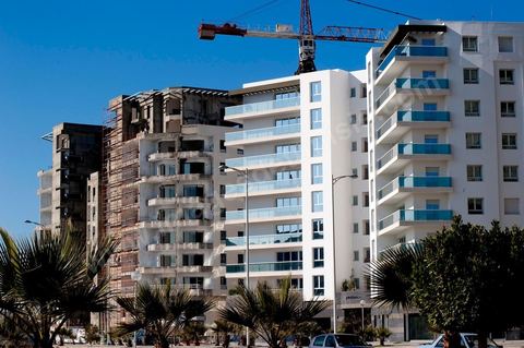 Constructions immobilières immeubles d'habitations et de bureaux aux berges du Lac Nord II - BTP - urbanisme et immobilier