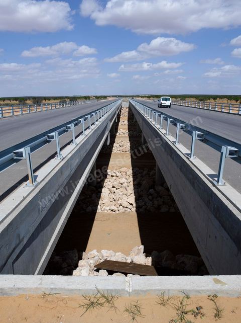 Nouvelle autoroute en fin de chantier de Msaken a Sfax