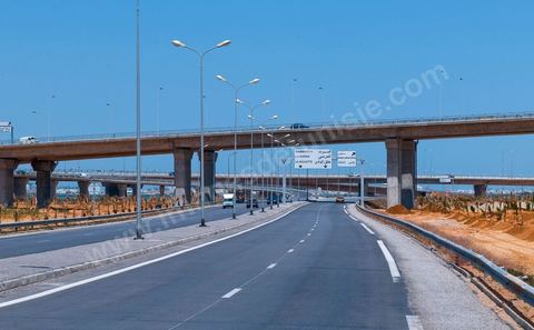 Aménagement autoroutier autour du pont de Radès sur la voie Tunis la Goulette