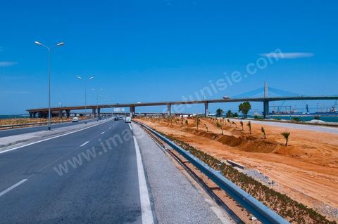 Aménagement autoroutier autour du pont de Radès sur la voie Tunis la Goulette