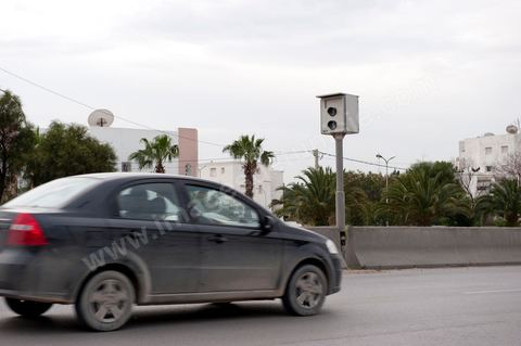 radar fixe et automatique sur voie rapide en centre ville de Tunis