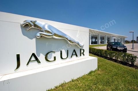 Show Room Jaguar et Land Rover aux quartiers des Affaires des Berges du Lac de Tunis
