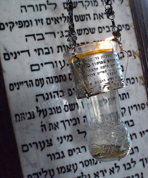 la synagogue de la Ghriba durant le pelerinage juif annuel au village de Erriadh ou Hara Sghira sur l'ile de djerba