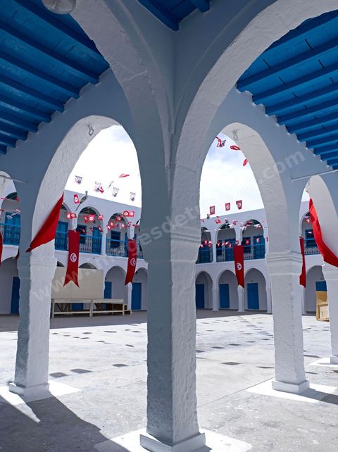 Caravanserail de la synagogue de la Ghriba durant le pelerinage juif annuel au village de Erriadh ou Hara Sghira sur l'ile de djerba