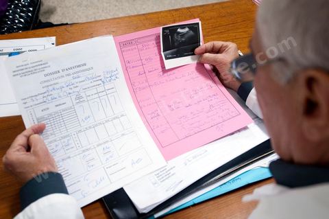 Service de consultations gratuites de gynécologie - Centre de Recherche en Santé de la Repproduction de l'Ariana à Tunis - Office national de la Famille et de la Population - Ministère de la Santé Publique
