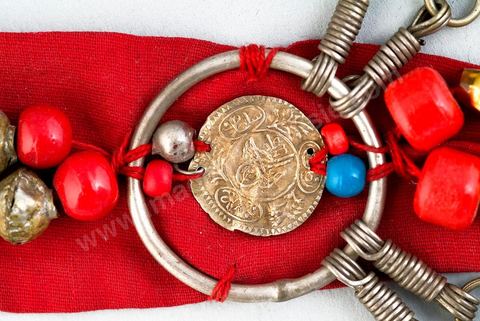 Pectoral, "Selsla"sud tunisie, 20 siècle. Bijoux tunisiens - Musée Lalla Hadria - Parc Djerba Explore