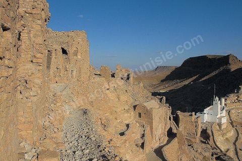 Vue générale avec mosquée du Village de Chenini