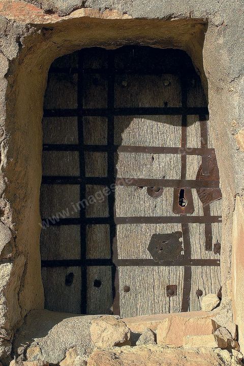 Porte d'entrée d'une gorfas dans le Village de Chenini