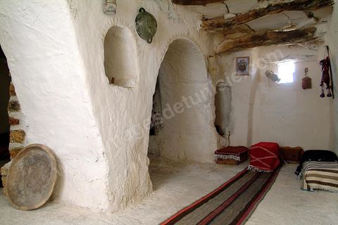 Intérieur d'une maison traditionnelle dans le village de Douiret
