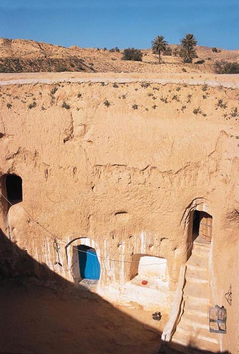 Vue extérieure d'une maison troglodyte de Matmata