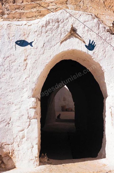 Porte d'entrée d'une maison troglodyte de Matmata