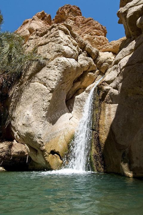 Village berbere de montagne et oasis de Chebika dans la region du Djerid au sud de la Tunisie
