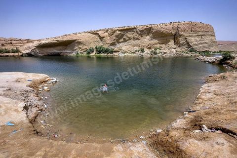 Anouar (17) and Bilel (15) have been coming regularly since July to swim in the lake at "Gafsa Beach." They hitchhike from Moulares, about 20 km from the lake.