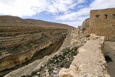 Oasis de montagne, canyon  et village de Midès