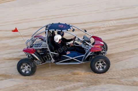 Buggy sur les dunes près de Star Wars