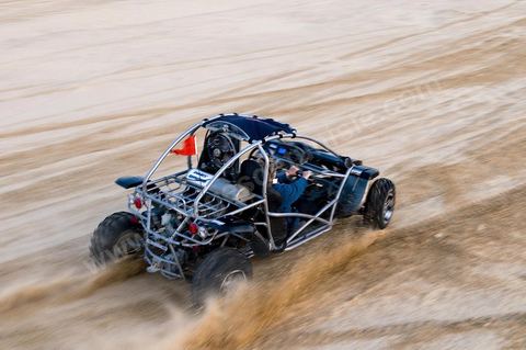 Buggy sur les dunes près de Star Wars