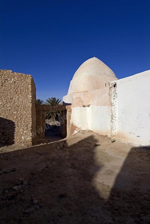 Les ruelles avce mosquées et marabouts du vieux village de Tamerza