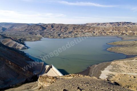 Barrage et lac artificiel de Tamerza